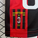 Conjunto infantil retro AC Milan 1998 1999 primera equipación roja y negra con pantalón blanco calidad 1.1 premium época George Weah centenario oficial, Milan infantil retro, Conjunto niño Milan 1998 rossonero, Ropa AC Milan niños retro, Equipación Milan junior 98/99, Calidad 1.1 infantil, Tienda Hincha Futbolero, Regalo niño Milan fútbol, Camiseta roja y negra niño retro, Milan Kids Retro 1998.