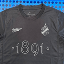 Camiseta hombre AIK Estocolmo primera equipación temporada 2025 2026 color negro con detalles dorados calidad 1.1 oficial, AIK Estocolmo 2025, Camiseta AIK negra, Equipación AIK 25/26, Camiseta fútbol Suecia, Ropa barata AIK, Calidad 1.1 AIK, Moda deportiva 2026, Tienda Hincha Futbolero, Estilo Sueco, Bloke Core AIK.
