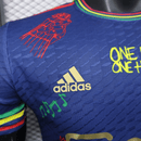 Camiseta hombre Ajax Bob Marley edición especial azul versión jugador temporada 2025 2026 calidad 1.1 oficial, Ajax Bob Marley azul, Camiseta Ajax 2025 jugador, Camiseta Ajax Three Little Birds azul, Camiseta especial Ajax hombre, Calidad 1.1 Ajax, Tienda Hincha Futbolero, Eredivisie 2026, Bloke Core Ajax, Regalo hombre Bob Marley, Jersey Ajax Marley authentic azul.