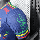 Camiseta hombre Ajax Bob Marley edición especial azul versión jugador temporada 2025 2026 calidad 1.1 oficial, Ajax Bob Marley azul, Camiseta Ajax 2025 jugador, Camiseta Ajax Three Little Birds azul, Camiseta especial Ajax hombre, Calidad 1.1 Ajax, Tienda Hincha Futbolero, Eredivisie 2026, Bloke Core Ajax, Regalo hombre Bob Marley, Jersey Ajax Marley authentic azul.