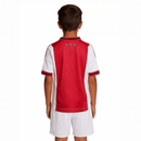 Conjunto infantil niño Ajax Ámsterdam primera equipación camiseta roja y pantalón blanco temporada 2025 2026 calidad 1.1 oficial, Ajax infantil 2025, Conjunto niño Ajax local, Equipación infantil Ajax 25/26, Ropa fútbol niños Ajax, Calidad 1.1 infantil, Tienda Hincha Futbolero, Kit fútbol niños rojo y blanco, Regalo fútbol infantil Ajax, Jersey Ajax kids 2026, Fútbol holandés niños.