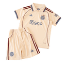 Ajax infantil, Conjunto Ajax niños, Kit Ajax 2025 beige, Ropa Ajax oficial niños, Camiseta fútbol infantil, Calidad 1.1 kids, Nueva colección 2025, Regalo fútbol niños, Tienda Hincha Futbolero, Ámsterdam kids.