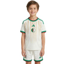 Conjunto infantil fútbol Argelia temporada 2026 2027 oficial primera equipación camiseta blanca y pantalón verde técnica transpirable kids.