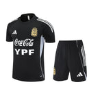 Conjunto entrenamiento hombre selección Argentina camiseta y pantalón negro temporada 2025 2026 calidad 1.1 oficial tres estrellas, Argentina 2025 entrenamiento, Conjunto Argentina negro, Chándal Argentina 25/26, Ropa entrenamiento Messi, Calidad 1.1 Albiceleste, Tienda Hincha Futbolero, Entrenamiento fútbol Argentina, Bloke Core deportivo, Pantalón entrenamiento Argentina, Regalo fútbol hombre Argentina.