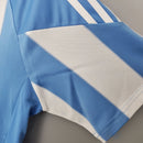 Camiseta oficial de la selección de Argentina primera equipación temporada 2010 2011 retro para hombre de Tienda Hincha Futbolero, Camiseta Argentina retro, Argentina 10/11, Ropa Argentina vintage, Comprar camiseta Argentina antigua, Albiceleste, AFA, Camisetas fútbol retro, Retro Argentina 2010, Colección selección argentina.