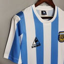 Camiseta oficial de la selección de Argentina primera equipación temporada 1986 1987 retro para hombre de Tienda Hincha Futbolero, Camiseta Argentina retro, Argentina 1986, Ropa Argentina vintage, Comprar camiseta Argentina Maradona, Albiceleste, AFA, Camisetas fútbol retro, Retro Argentina 86, Colección México 86.