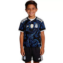Conjunto fútbol infantil Selección Argentina temporada 2026 2027 oficial segunda equipación azul marino camiseta y pantalón corto niños técnica mundial.