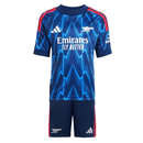 Conjunto infantil segunda equipación Arsenal FC camiseta y pantalón azul temporada 2025 2026 calidad 1.1 oficial, Arsenal infantil 2025, Conjunto niño Arsenal azul, Ropa Arsenal niños entrenamiento, Equipación Arsenal junior 25/26, Calidad 1.1 infantil, Tienda Hincha Futbolero, Regalo niño Arsenal fútbol, Camiseta azul Arsenal niño, Arsenal Kids Away Kit.