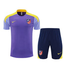 Conjunto hombre entrenamiento Atlético de Madrid temporada 2025 2026 camiseta púrpura y pantalón corto azul marino tejido técnico calidad 1.1 oficial, Atlético de Madrid 2025, Conjunto entrenamiento Atleti, Atleti Training Kit 25/26, Ropa Atleti púrpura, Camiseta barata Atleti, Calidad 1.1 Atlético, Entrenamiento La Liga, Tienda Hincha Futbolero, Colchoneros, Bloke Core Training.
