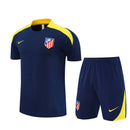 Conjunto hombre entrenamiento Atlético de Madrid temporada 2025 2026 camiseta y pantalón corto azul marino tejido técnico transpirable calidad 1.1 oficial, Atlético de Madrid 2025, Conjunto entrenamiento Atleti, Atleti Training Kit 25/26, Ropa Atleti azul marino, Camiseta barata Atleti, Calidad 1.1 Atlético, Entrenamiento La Liga, Tienda Hincha Futbolero, Colchoneros, Bloke Core Training.
