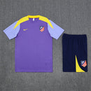 Conjunto hombre entrenamiento Atlético de Madrid temporada 2025 2026 camiseta púrpura y pantalón corto azul marino tejido técnico calidad 1.1 oficial, Atlético de Madrid 2025, Conjunto entrenamiento Atleti, Atleti Training Kit 25/26, Ropa Atleti púrpura, Camiseta barata Atleti, Calidad 1.1 Atlético, Entrenamiento La Liga, Tienda Hincha Futbolero, Colchoneros, Bloke Core Training.