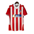 Camiseta hombre retro Atlético de Madrid Centenario temporada 2002 2003 rojiblanca calidad 1.1 oficial, Atlético de Madrid 2002, Camiseta Centenario Atleti, Camiseta retro Atlético Madrid 02/03, Ropa clásica Atleti, Calidad 1.1 Centenario, Tienda Hincha Futbolero, Vicente Calderón, Camisetas vintage fútbol España, Bloke Core Atleti, Colección Retro 2026.
