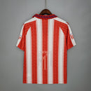 Camiseta oficial del Atlético de Madrid primera equipación temporada 1995 1996 retro para hombre de Tienda Hincha Futbolero, Camiseta Atlético de Madrid retro, Atlético 95/96, Ropa Atlético de Madrid vintage, Comprar camiseta Atleti antigua, Colchoneros, Camisetas fútbol retro, Retro Atlético de Madrid 1996, Vicente Calderón, Colección Atlético.