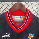 Camiseta hombre retro Atlético de Madrid segunda equipación azul temporada 1995 1996 calidad 1.1 oficial, Atlético de Madrid 1995, Camiseta Atleti Doblete, Camiseta retro Atlético Madrid 95/96, Camiseta azul Atleti retro, Calidad 1.1 Doblete, Tienda Hincha Futbolero, Vicente Calderón, Camisetas vintage 90s, Bloke Core Atleti, Colección Histórica 2026.