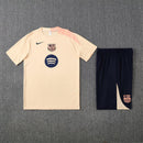 Conjunto hombre entrenamiento FC Barcelona camiseta salmón y pantalón negro temporada 2025 2026 calidad 1.1 oficial, Barcelona 2025, Conjunto entrenamiento Barça, Ropa entrenamiento Barcelona salmón, Camiseta Barcelona 25/26 entrenamiento, Calidad 1.1 Barcelona, Tienda Hincha Futbolero, La Liga 2026, Bloke Core deportivo, Regalo hombre Barça, Training kit Barcelona 2026.