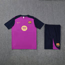 Conjunto hombre entrenamiento FC Barcelona camiseta púrpura y pantalón azul marino temporada 2025 2026 calidad 1.1 oficial,Barcelona 2025, Conjunto entrenamiento Barça, Ropa entrenamiento Barcelona púrpura, Camiseta Barcelona 25/26 entrenamiento, Calidad 1.1 Barcelona, Tienda Hincha Futbolero, La Liga 2026, Bloke Core deportivo, Regalo hombre Barça, Training kit Barcelona 2026.