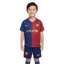 Conjunto infantil retro FC Barcelona 2008 2009 primera equipación azul y roja calidad 1.1 premium época Lionel Messi el triplete oficial, Barcelona infantil retro, Conjunto niño Barça 2009 azulgrana, Ropa FC Barcelona niños retro, Equipación Barça junior 08/09, Calidad 1.1 infantil, Tienda Hincha Futbolero, Regalo niño Barcelona fútbol, Camiseta azul y roja Barça niño retro, Barça Kids Retro Home Kit.