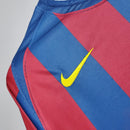Camiseta oficial del FC Barcelona primera equipación temporada 2006 UEFA Champions League retro para hombre de Tienda Hincha Futbolero, Camiseta Barcelona retro, Barça 2006, Champions League 2006, Ropa Barcelona vintage, Comprar camiseta Barcelona antigua, Ronaldinho, Culés, Blaugrana, Camisetas fútbol retro, Historia Barça, Colección Barça, Barcelona París final.