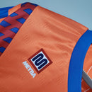 Camiseta oficial del FC Barcelona segunda equipación temporada 1989 1992 color naranja retro para hombre de Tienda Hincha Futbolero, Camiseta Barcelona retro, Barça 89/92, Ropa Barcelona vintage, Comprar camiseta Barcelona naranja, Dream Team Cruyff, Culés, Camisetas fútbol retro, Retro Barcelona 1992, Wembley 92, Colección Barça.