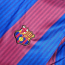 Camiseta oficial del FC Barcelona primera equipación temporada 1990 1991 retro para hombre de Tienda Hincha Futbolero, Camiseta Barcelona retro, Barça 90/91, Ropa Barcelona vintage, Comprar camiseta Barcelona antigua, Dream Team, Culés, Blaugrana, Camisetas fútbol retro, Retro Barcelona 1991, Historia FC Barcelona, Colección Barça.
