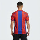 Camiseta oficial del FC Barcelona primera equipación temporada 1997 1998 retro para hombre de Tienda Hincha Futbolero, Camiseta Barcelona retro, Barça 97/98, Ropa Barcelona vintage, Comprar camiseta Barcelona antigua, Culés, Blaugrana, Camisetas fútbol retro, Retro Barcelona 1998, Colección Barça, Fútbol YEARS 90.