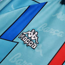 Camiseta oficial del FC Barcelona segunda equipación temporada 1996 1997 color azul retro para hombre de Tienda Hincha Futbolero, Camiseta Barcelona retro, Barça 96/97, Ropa Barcelona vintage, Comprar camiseta Barcelona antigua, Culés, Blaugrana, Camisetas fútbol retro, Retro Barcelona 97, Ronaldo Fenómeno, Colección Barça.