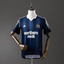 Newcastle United Away 2005/06 Men's Fan Shirt Retro