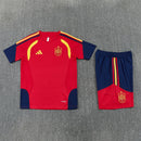 Conjunto hombre Selección España temporada 2026 2027 oficial camiseta roja pantalón corto azul fútbol técnica transpirable La Roja entrenamiento mundial.