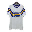 Camiseta hombre Boca Juniors temporada 1990 1991 segunda equipación blanca franja azul y oro retro calidad 1.1 premium Batistuta Tienda Hincha Futbolero. Boca Juniors 1990, Boca 1991, Camiseta Boca blanca, Ropa Boca Juniors retro, Camiseta Boca retro blanca, Calidad 1.1 Boca, Batistuta 1991, Tienda Hincha Futbolero, Boca Retro Jersey 90/91.