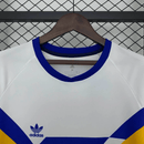 Camiseta hombre Boca Juniors temporada 1990 1991 segunda equipación blanca franja azul y oro retro calidad 1.1 premium Batistuta Tienda Hincha Futbolero. Boca Juniors 1990, Boca 1991, Camiseta Boca blanca, Ropa Boca Juniors retro, Camiseta Boca retro blanca, Calidad 1.1 Boca, Batistuta 1991, Tienda Hincha Futbolero, Boca Retro Jersey 90/91.