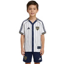Boca Juniors 2026, Conjunto niño Boca, Camiseta básquet Boca Juniors, Boca US Pack infantil, Ropa oficial Boca kids, Kit baloncesto niño 25/26, Regalo infantil Boca Juniors, Musculosa Boca blanca, Comprar conjunto barato, Tienda Hincha Futbolero.