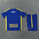 Conjunto hombre Selección Brasil temporada 2026 2027 oficial Jordan camiseta y pantalón corto azul marino detalles amarillos fútbol técnica transpirable Canarinha entrenamiento mundial.