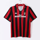 Camiseta retro AC Milan 1988 1989 hombre rossoneri vintage de colección calidad 1.1 premium Tienda Hincha Futbolero AC Milan Classic Jersey, Camiseta retro AC Milan, Jersey Milan vintage, Camiseta Milan 1988, Equipación clásica AC Milan 1989, Comprar camiseta antigua Milan, Calidad 1.1 premium retro, Milan Van Basten, Fútbol clásico italiano, Camiseta rossonera histórica