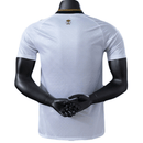 Camiseta Arabia Saudita segunda equipación 2026 2027 hombre blanca versión jugador auténtica calidad 1.1 oficial Tienda Hincha Futbolero Saudi Arabia Player Jersey, Camiseta Arabia Saudita 2026, Saudi Arabia Player Version, Camiseta blanca Arabia Saudita, Equipación saudí jugador, Comprar jersey Arabia Saudita 2026, Calidad 1.1 premium, SAFF oficial, Jersey mundial 2026 auténtico, Ropa de fútbol Arabia Saudita Slim Fit.