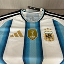 Camiseta hombre Selección Argentina temporada 2025 2026 color azul y blanca manga larga oficial versión jugador fútbol técnica transpirable 3 estrellas.