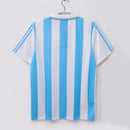 Camiseta oficial de la Selección Argentina primera equipación temporada 1994 1995 blanca y celeste retro para hombre, diseño clásico de Tienda Hincha Futbolero, Camiseta Argentina retro, Argentina 94/95, Ropa Argentina vintage, Comprar camiseta Argentina blanca, Albiceleste, Selección Argentina, Camisetas fútbol retro, Retro Argentina 1995, Historia Selección Argentina, Colección Argentina, Fútbol YEARS 90.