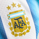 Camiseta hombre selección Argentina versión jugador primera equipación 2025 2026 oficial 1.1 premium auténtica celeste y blanca, Messi 10, Argentina 2026, Camiseta Argentina versión jugador, Camiseta Argentina authentic, Camiseta Messi 2026, Equipación Argentina barata, Calidad 1.1 Albiceleste, Tienda Hincha Futbolero, Copa del Mundo 2026, Bloke Core 2026, Camiseta 3 estrellas jugador, Jersey Argentina 25/26