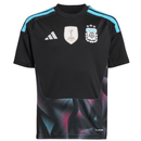 Camiseta portero hombre selección Argentina negra temporada 2025 2026 con parche campeón del mundo 2022 calidad 1.1 oficial, Argentina 2026, Camiseta portero Argentina, Camiseta arquero Dibu, Camiseta Argentina negra, Parche campeón mundial 2022, Calidad 1.1 Albiceleste, Tienda Hincha Futbolero, Copa del Mundo 2026, Bloke Core 2026, Camiseta 3 estrellas, Regalo fútbol portero Argentina.