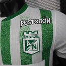 Camiseta hombre Atlético Nacional temporada 2025 2026 primera equipación verde y blanca versión jugador auténtica tejido técnico calidad 1.1 oficial, Atlético Nacional 2025, Camiseta Nacional jugador, Nacional Authentic 25/26, Camiseta verde Nacional, Camiseta barata Atlético Nacional, Calidad 1.1 Nacional, Fútbol Colombiano 2026, Tienda Hincha Futbolero, Verdolagas, Bloke Core Paisa.