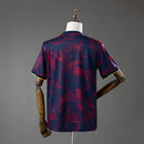 Tienda Hincha Futbolero, FC Barcelona 26/27, Camiseta Barcelona edición especial, Barça azul marino y roja, Camiseta Barcelona hombre, Equipación oficial Barcelona, Comprar camiseta Barça, Més que un club, Ropa FC Barcelona 2026, Camiseta fútbol exclusiva, Barça fan gear, Nueva equipación Barcelona