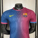 Camiseta hombre FC Barcelona edición especial temporada 2026 2027 versión jugador color rojo y azul logos termosellados calidad 1.1 oficial, Barcelona 2026, Camiseta Barça especial, Barcelona 2027, Camiseta exclusiva Barcelona, Barça Edición Especial, Calidad 1.1 Barcelona, La Liga 2026, Tienda Hincha Futbolero, FC Barcelona Special Player Version.