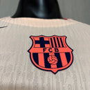 Camiseta entrenamiento FC Barcelona 2026 2027 hombre beige salmón versión jugador auténtica calidad 1.1 oficial Tienda Hincha Futbolero Barça Training Player Jersey, Camiseta entrenamiento Barcelona 2026, Barça Player Version, Camiseta técnica Barcelona, Entrenamiento Barça beige, Comprar jersey entrenamiento Barcelona 26/27, Calidad 1.1 premium, FC Barcelona oficial, Ropa de entrenamiento fútbol 2026, Barça Slim Fit.