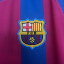 Camiseta hombre FC Barcelona temporada 2005 2006 primera equipación azulgrana franjas finas retro calidad 1.1 premium Ronaldinho Tienda Hincha Futbolero. Barcelona 2005, Barcelona 2006, Camiseta Barça retro, Ropa Barcelona clásica, Camiseta Ronaldinho 2006, Calidad 1.1 Barcelona, Champions París 2006, Tienda Hincha Futbolero, Barca Retro Jersey 05/06.