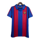 Camiseta retro hombre FC Barcelona primera equipación azulgrana año 1991 1992 calidad 1.1 premium estilo vintage Wembley oficial, Barcelona 1991, Camiseta retro Barça, Camiseta vintage Barcelona, Equipación Barça barata, Calidad 1.1 Culer, Tienda Hincha Futbolero, Ronald Koeman 1992, Bloke Core retro, Camiseta azulgrana antigua, Regalo fútbol vintage España.