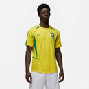 Camiseta oficial de la selección de Brasil primera equipación temporada 2002 2003 retro para hombre de Tienda Hincha Futbolero, Camiseta Brasil retro, Brasil 2002/03, Ropa Brasil vintage, Comprar camiseta Brasil Penta, Canarinha, CBF, Camisetas fútbol retro, Retro Brasil 2002 primera, Colección selección brasileña, Fútbol YEARS 2000.