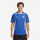 Camiseta oficial de la selección de Brasil segunda equipación temporada 2002 2003 retro para hombre de Tienda Hincha Futbolero, Camiseta Brasil retro, Brasil 2002/03, Ropa Brasil vintage, Comprar camiseta Brasil Penta, Canarinha, CBF, Camisetas fútbol retro, Retro Brasil 2002 segunda, Colección selección brasileña, Fútbol YEARS 2000.