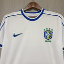 Camiseta hombre portero selección Brasil retro temporada 1998 1999 color blanco escudo bordado CBF calidad 1.1 oficial, Brasil Retro, Camiseta portero Brasil 1998, Portero Brasil blanco, Camiseta Taffarel, Ropa Brasil clásica, Calidad 1.1 Retro, Brasil 98 vintage, Tienda Hincha Futbolero, Brazil Goalkeeper Retro 98.