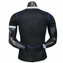Camiseta del Chelsea tercera equipación temporada 2025 2026 versión jugador para hombre color negro Total 90 de Tienda Hincha Futbolero, Camiseta Chelsea negra total 90, Tercera equipación Chelsea 2025, Camiseta del Chelsea versión jugador 2026, Ropa oficial del Chelsea para hombre original, Comprar camiseta Chelsea Total 90, Calidad premium Chelsea authentic, Ropa de fútbol premium slim fit, Ropa deportiva de lujo Chelsea, Jersey oficial Chelsea Premier League.