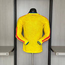 Camiseta hombre Selección Colombia temporada 2026 2027 primera equipación oficial amarilla versión jugador manga larga fútbol técnica transpirable cafeteros.