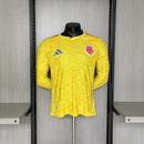 Camiseta hombre Selección Colombia temporada 2026 2027 primera equipación oficial amarilla versión jugador manga larga fútbol técnica transpirable cafeteros.